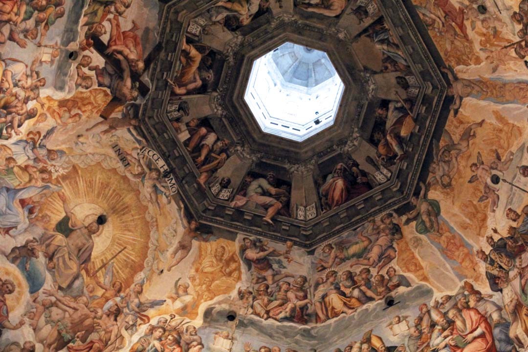 Duomo à Florence avec la coupole de Brunelleschi fresque jugement dernier Vasari